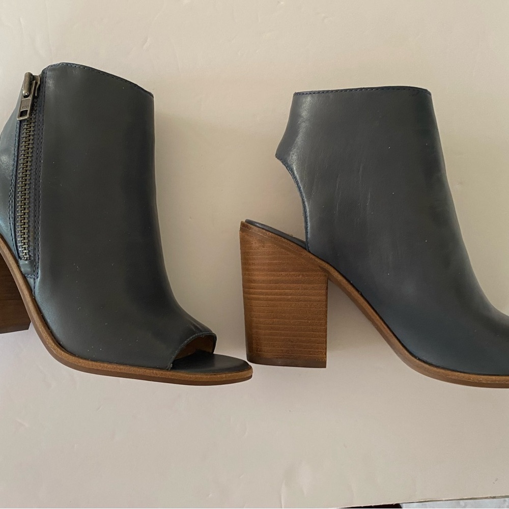 Steve Madden Terraa Leather Peep Toe Booties